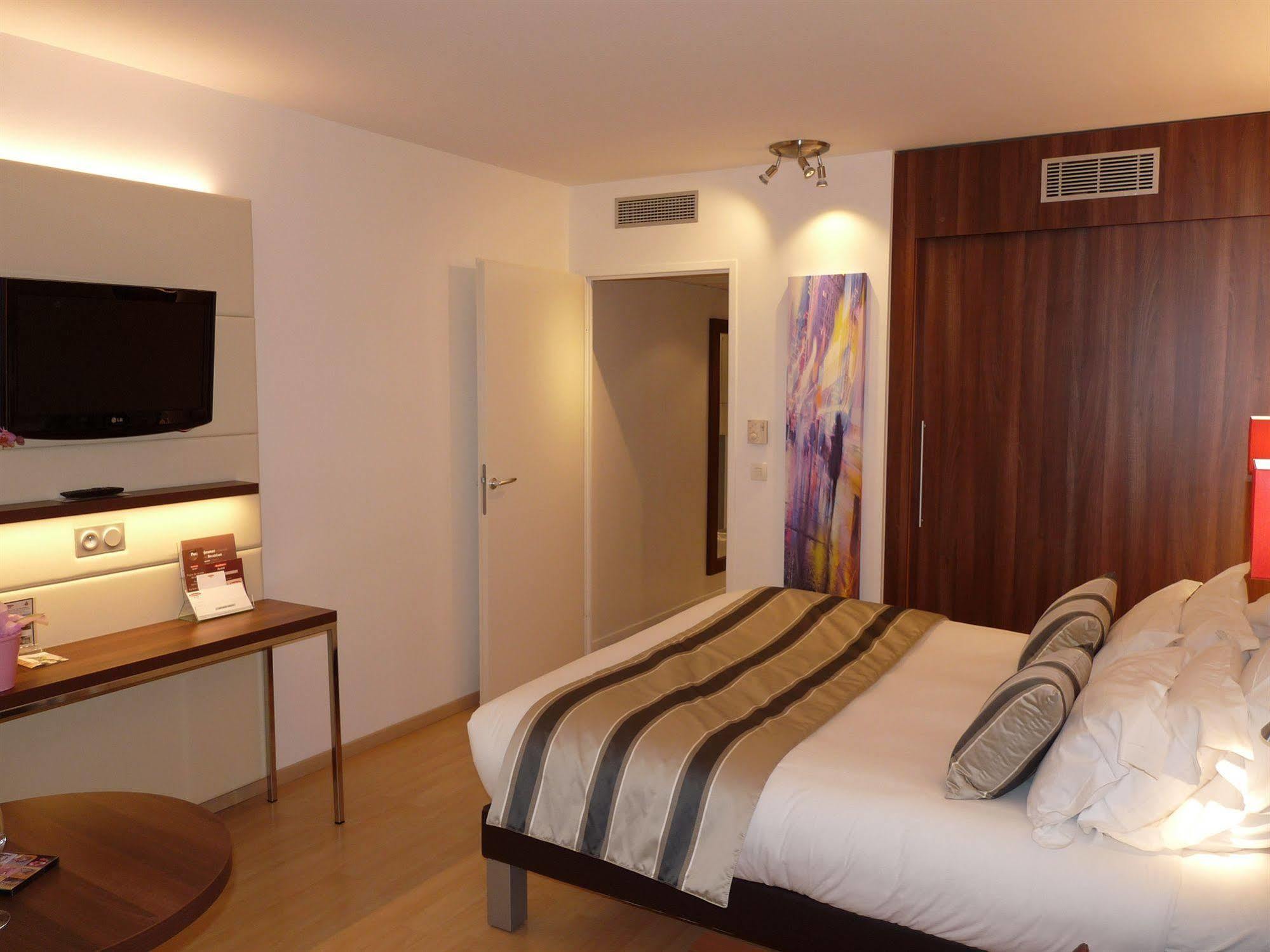 Residhome Paris-Massy Экстерьер фото